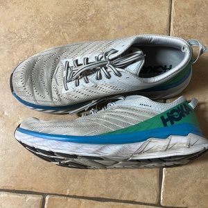 Hoka one one men’s size 11 - used condition